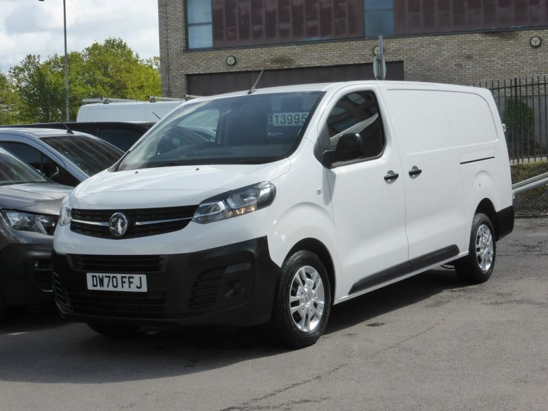 VAUXHALL VIVARO 2900 DYNAMIC L2H1 LWB WITH ONLY 41.000 MILES, AIR CONDITIONING,PARKING SENSORS AND MORE - 2635 - 3