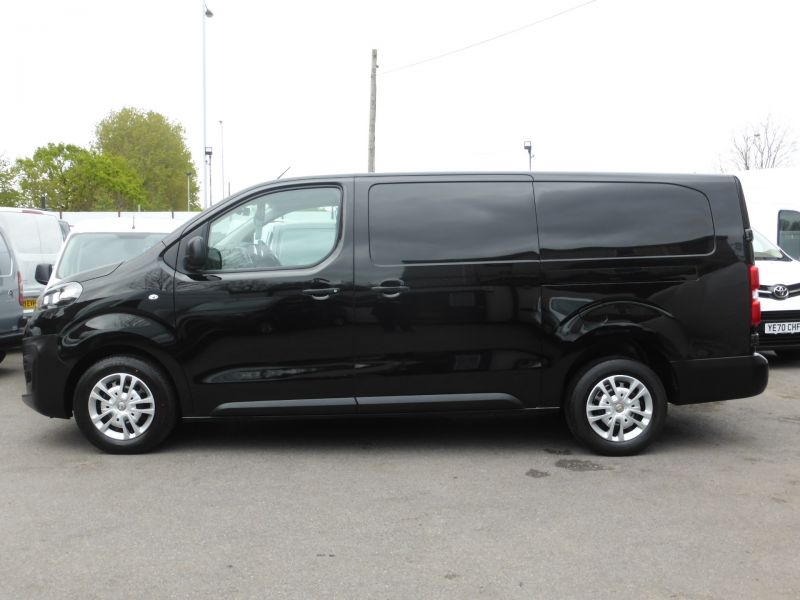 VAUXHALL VIVARO 2900 DYNAMIC L2H1 LWB IN BLACK WITH AIR CONDITIONING,PARKING SENSORS AND MORE - 2638 - 9