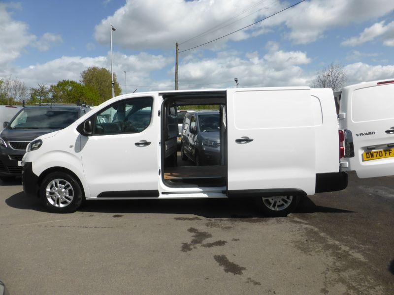 VAUXHALL VIVARO 2900 DYNAMIC L2H1 LWB WITH ONLY 41.000 MILES, AIR CONDITIONING,PARKING SENSORS AND MORE - 2635 - 19