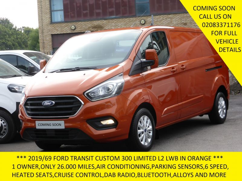 FORD TRANSIT CUSTOM 300 LIMITED L2 LWB IN ORANGE WITH  ONLY 26.000 MILES,AIR CONDITIONING,PARKING SENSORS AND MORE - 2746 - 1