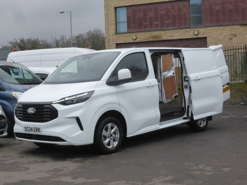 FORD TRANSIT CUSTOM 300 LIMITED ECOBLUE L1 SWB WITH 14.000 MILES,AIR CONDITIONING,REAR PARK ASSIST CAMERA,PARKING SENSORS AND MORE *** SOLD *** - 2811 - 4