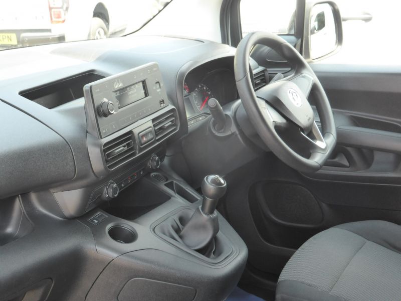 VAUXHALL COMBO 2300 EDITION L2H1 LWB WITH ELECTRIC MIRRORS,BLUETOOTH,DAB RADIO AND MORE  - 2681 - 14