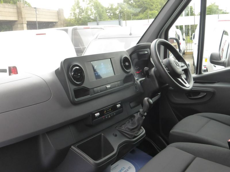 MERCEDES SPRINTER 314 CDI L2 H2 MWB IN WHITE WITH AIR CONDITIONING,DAB RADI,FULL SERVICE HISTORY AND MORE  - 2691 - 13