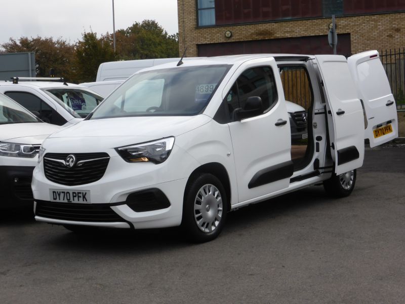 VAUXHALL COMBO 2300 SPORTIVE L2H1 LWB WITH ONLY 42.000 MILES,AIR CONDITIONING,PARKING SENSORS,BLUETOOTH AND MORE *** SOLD *** - 2752 - 2