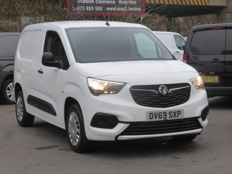 VAUXHALL COMBO 2300 SPORTIVE L1 SWB WITH ONLY 66.000 MILES,AIR CONDITIONING,PARKING SENSORS,BLUETOOTH AND MORE - 2794 - 21