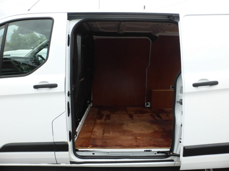 FORD TRANSIT CUSTOM 300 BASE L1 SWB WITH AIR CONDITIONING,PARKING SENSORS,DEAD LOCKS AND MORE - 2672 - 16