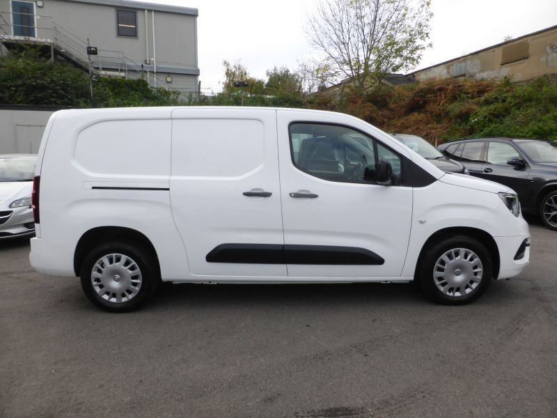 VAUXHALL COMBO 2300 SPORTIVE L2H1 LWB WITH ONLY 42.000 MILES,AIR CONDITIONING,PARKING SENSORS,BLUETOOTH AND MORE *** SOLD *** - 2752 - 8