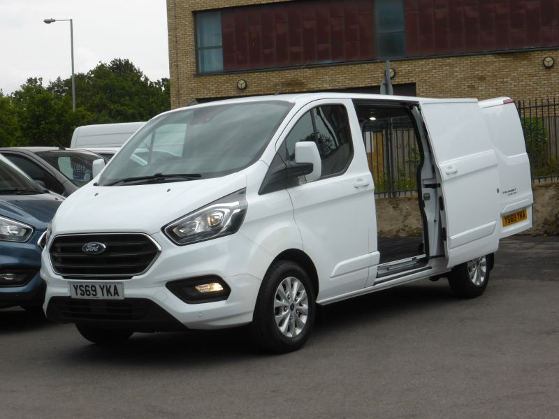 FORD TRANSIT CUSTOM 300 LIMITED L2 LWB WITH AIR CONDITIONING,PARKING SENSORS,HEATED SEATS AND MORE - 2725 - 2