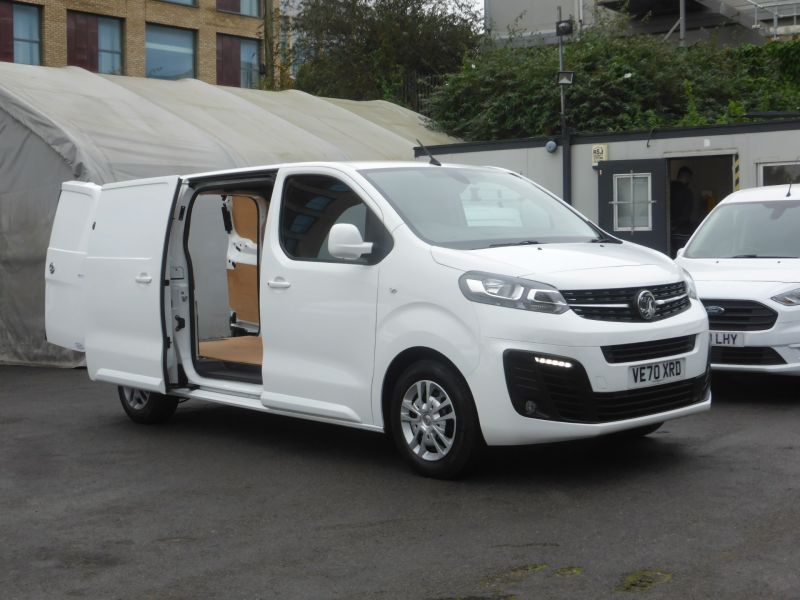 VAUXHALL VIVARO 2700 SPORTIVE L1 SWB WITH SAT NAV,AIR CONDITIONING,PARKING SENSORS AND MORE - 2748 - 4