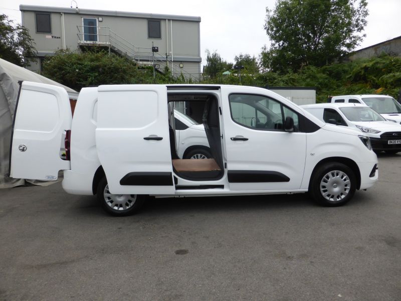 VAUXHALL COMBO 2300 SPORTIVE L2 LWB WITH ONLY 35.000 MILES,AIR CONDITIONING,PARKING SENSORS **** SOLD ****    - 2735 - 8