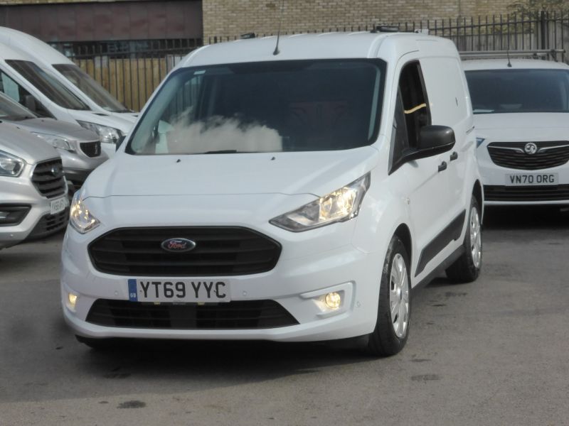 FORD TRANSIT CONNECT 220 TREND AUTOMATIC L1 SWB WITH ONLY 41.000 MILES,SAT NAV,AIR CONDITIONING,REAR CAMERA,PARKING SENSORS + MORE  - 2827 - 19