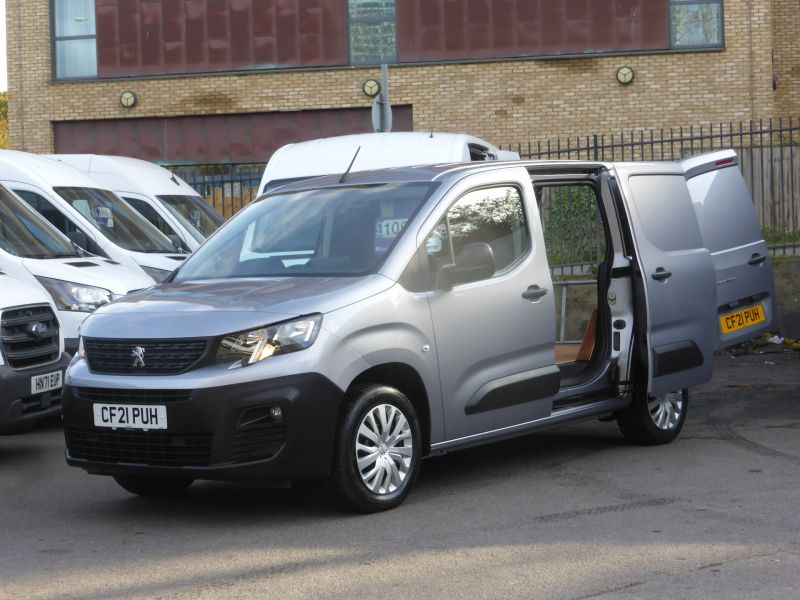 PEUGEOT PARTNER PROFESSIONAL L1 SWB IN GREY/SILVER WITH ONLY 31.000 MILES,AIR CONDITIONING,PARKING SENSORS AND MORE *** SOLD *** - 2760 - 4