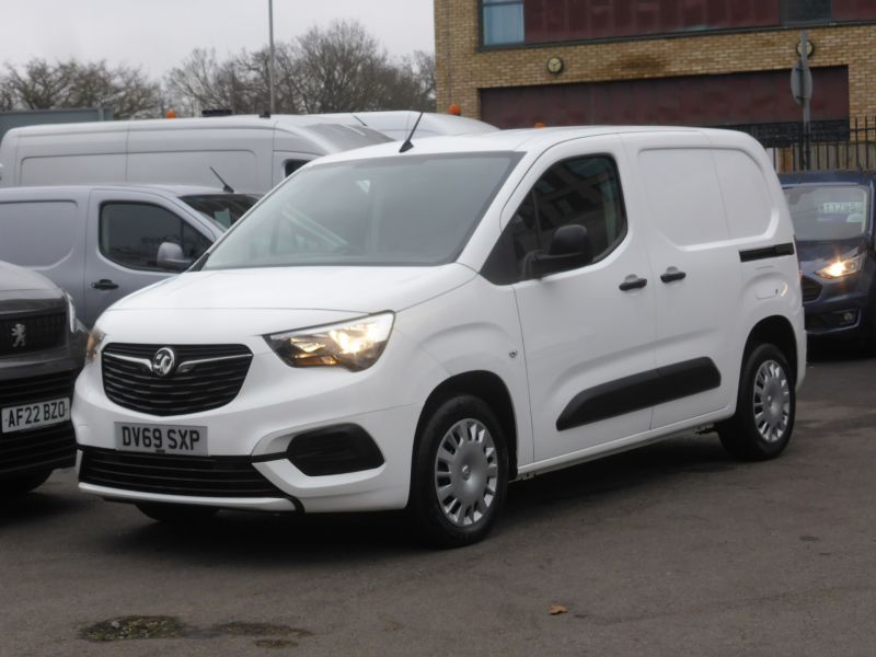 VAUXHALL COMBO 2300 SPORTIVE L1 SWB WITH ONLY 66.000 MILES,AIR CONDITIONING,PARKING SENSORS,BLUETOOTH AND MORE - 2794 - 2