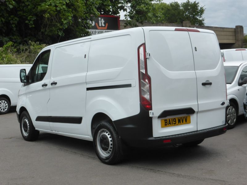 FORD TRANSIT CUSTOM 300 BASE L1 SWB WITH AIR CONDITIONING,PARKING SENSORS,DEAD LOCKS AND MORE - 2672 - 5