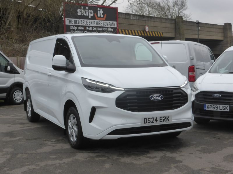 FORD TRANSIT CUSTOM 300 LIMITED ECOBLUE L1 SWB WITH 14.000 MILES,AIR CONDITIONING,REAR PARK ASSIST CAMERA,PARKING SENSORS AND MORE *** SOLD *** - 2811 - 26