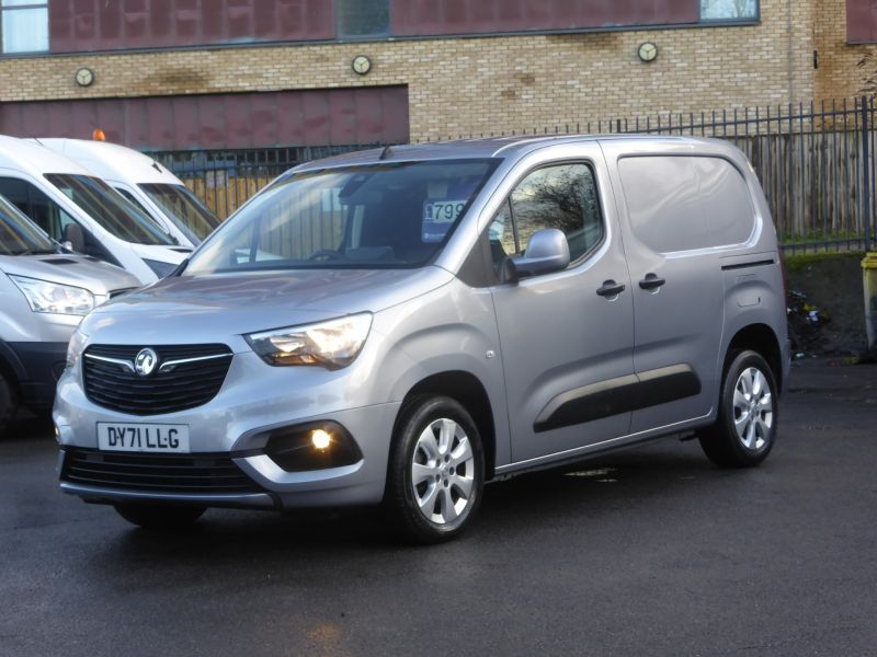 VAUXHALL COMBO 2000 GRIFFIN EDITION L1 SWB IN SILVER,ALLOY WHEELS,AIR CONDITIONING,PARKING SENSORS AND MORE - 2802 - 22