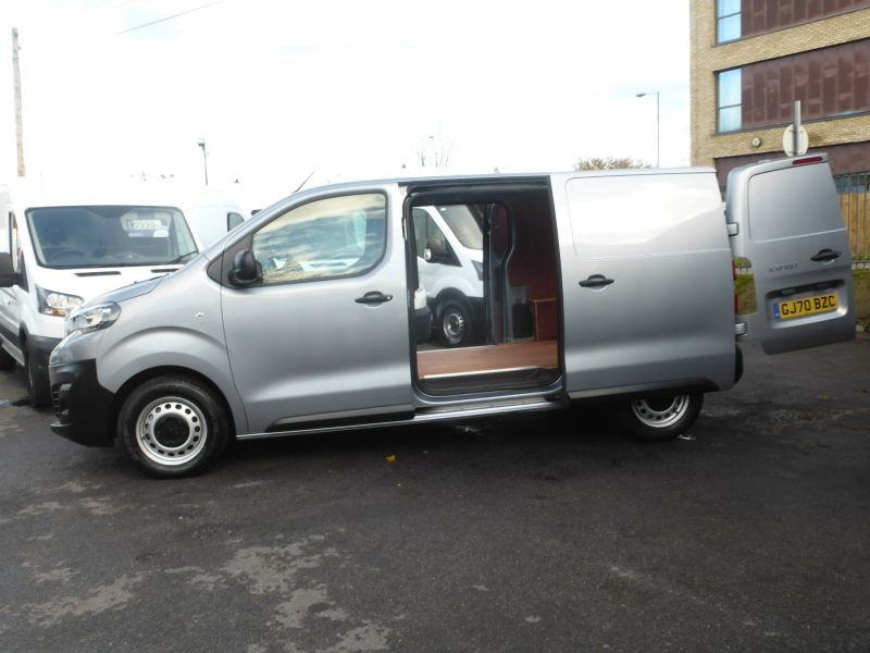 PEUGEOT EXPERT 1400 PROFESSIONAL 2.0L IN GREY/SILVER WITH ONLY 28.000 MILES,AIR CONDITIONING,PARKING SENSORS AND MORE - 2762 - 18