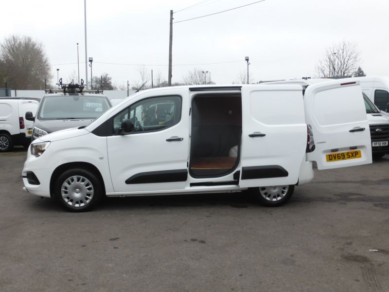 VAUXHALL COMBO 2300 SPORTIVE L1 SWB WITH ONLY 66.000 MILES,AIR CONDITIONING,PARKING SENSORS,BLUETOOTH AND MORE - 2794 - 10