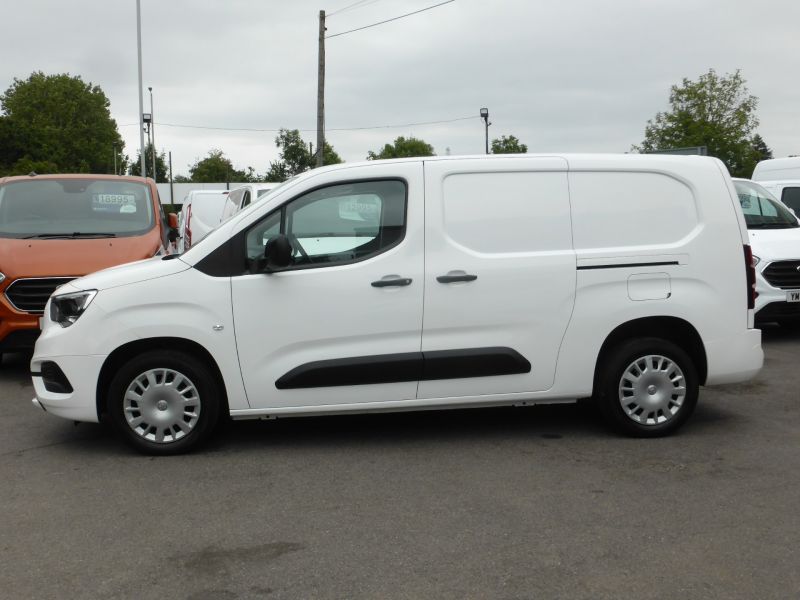 VAUXHALL COMBO 2300 SPORTIVE L2 LWB WITH ONLY 35.000 MILES,AIR CONDITIONING,PARKING SENSORS **** SOLD ****    - 2735 - 5