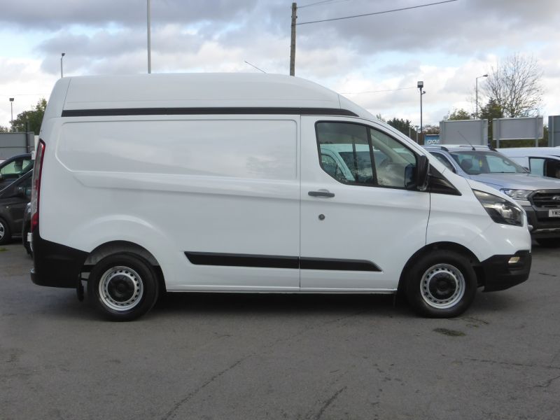 FORD TRANSIT CUSTOM 300 L1 H2 SWB HIGH ROOF WITH AIR CONDITIONING,FRONT+REAR PARKING SENSORS,RACKING SYSTEM AND MORE - 2747 - 8