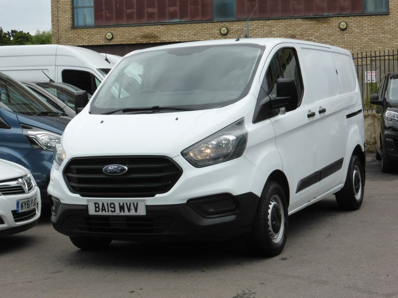 FORD TRANSIT CUSTOM 300 BASE L1 SWB WITH AIR CONDITIONING,PARKING SENSORS,DEAD LOCKS AND MORE - 2672 - 18