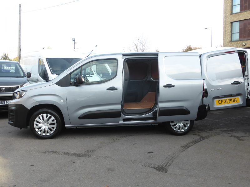 PEUGEOT PARTNER PROFESSIONAL L1 SWB IN GREY/SILVER WITH ONLY 31.000 MILES,AIR CONDITIONING,PARKING SENSORS AND MORE *** SOLD *** - 2760 - 10