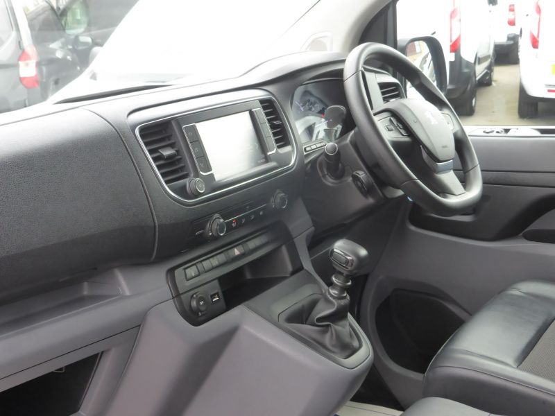 PEUGEOT EXPERT 1400 PROFESSIONAL 2.0 BLUEHDI IN GREY WITH SAT NAV,AIR CONDITIONING,PARKING SENSORS AND MORE - 2761 - 13