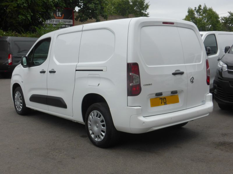 VAUXHALL COMBO 2300 SPORTIVE L2 LWB WITH ONLY 35.000 MILES,AIR CONDITIONING,PARKING SENSORS **** SOLD ****    - 2735 - 3