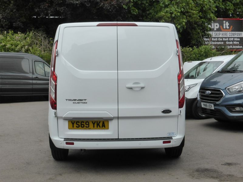 FORD TRANSIT CUSTOM 300 LIMITED L2 LWB WITH AIR CONDITIONING,PARKING SENSORS,HEATED SEATS AND MORE - 2725 - 6