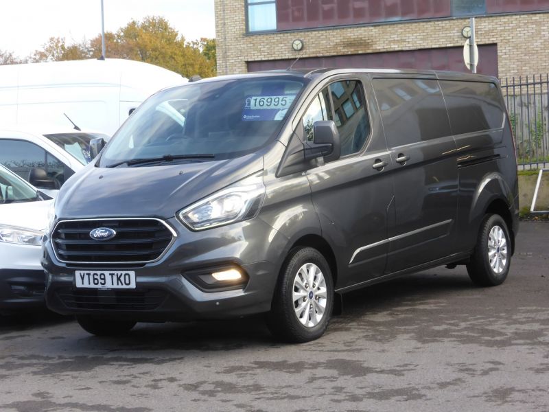 FORD TRANSIT CUSTOM 300 LIMITED ECOBLUE L2 LWB IN GREY WITH ONLY 27.000 MILES, AIR CONDITIONING,PARKING SENSORS,HEATED SEATS AND MORE - 2759 - 22