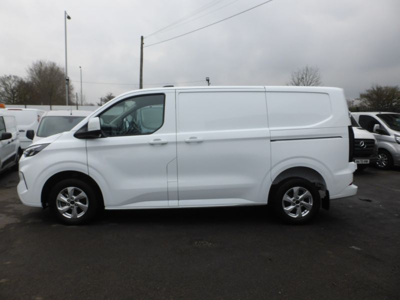 FORD TRANSIT CUSTOM 300 LIMITED ECOBLUE L1 SWB WITH 14.000 MILES,AIR CONDITIONING,REAR PARK ASSIST CAMERA,PARKING SENSORS AND MORE *** SOLD *** - 2811 - 11