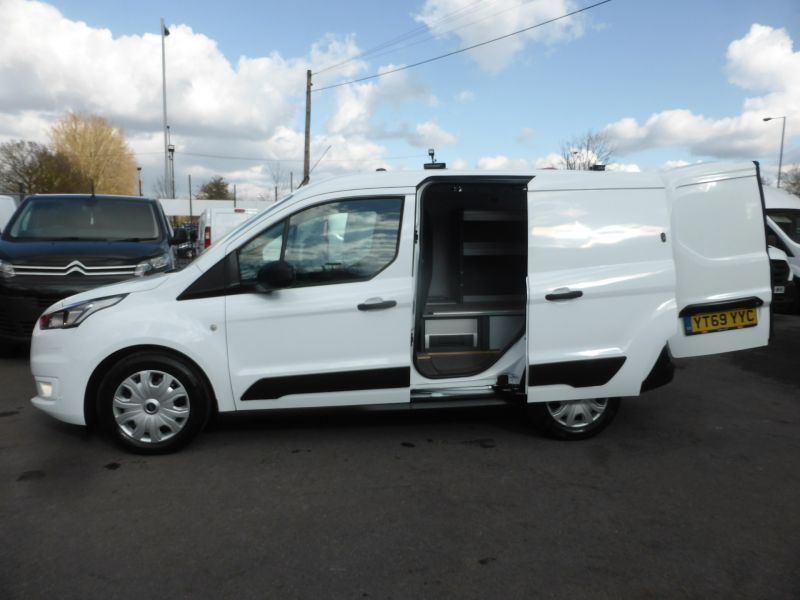 FORD TRANSIT CONNECT 220 TREND AUTOMATIC L1 SWB WITH ONLY 41.000 MILES,SAT NAV,AIR CONDITIONING,REAR CAMERA,PARKING SENSORS + MORE  - 2827 - 10