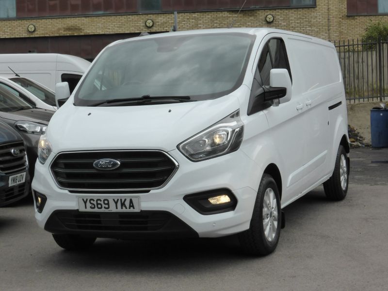 FORD TRANSIT CUSTOM 300 LIMITED L2 LWB WITH AIR CONDITIONING,PARKING SENSORS,HEATED SEATS AND MORE - 2725 - 18