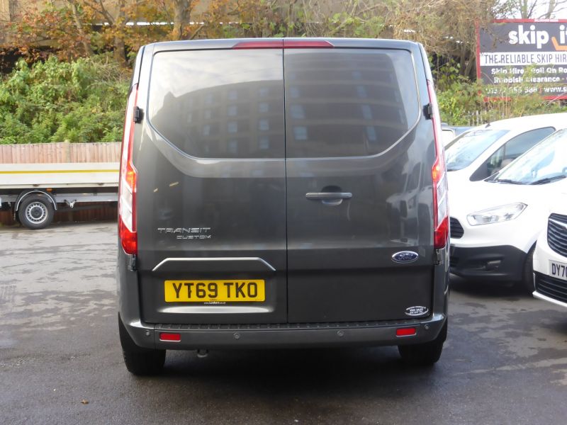 FORD TRANSIT CUSTOM 300 LIMITED ECOBLUE L2 LWB IN GREY WITH ONLY 27.000 MILES, AIR CONDITIONING,PARKING SENSORS,HEATED SEATS AND MORE - 2759 - 7