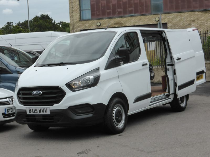 FORD TRANSIT CUSTOM 300 BASE L1 SWB WITH AIR CONDITIONING,PARKING SENSORS,DEAD LOCKS AND MORE - 2672 - 3