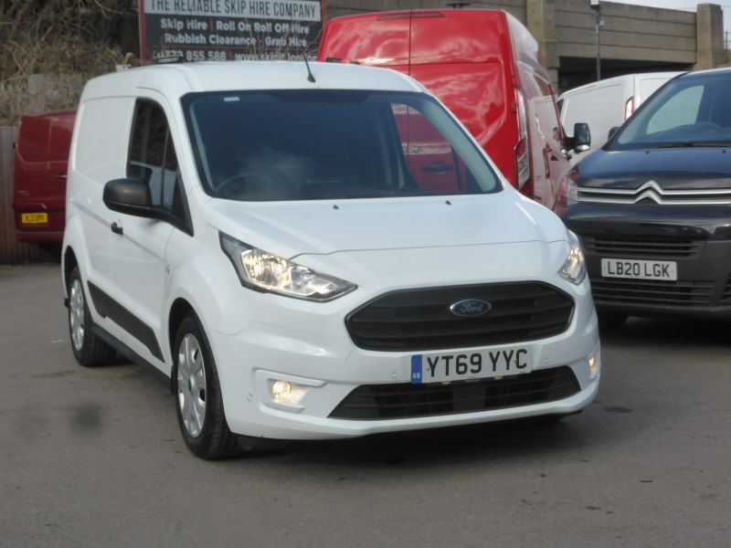 FORD TRANSIT CONNECT 220 TREND AUTOMATIC L1 SWB WITH ONLY 41.000 MILES,SAT NAV,AIR CONDITIONING,REAR CAMERA,PARKING SENSORS + MORE  - 2827 - 20