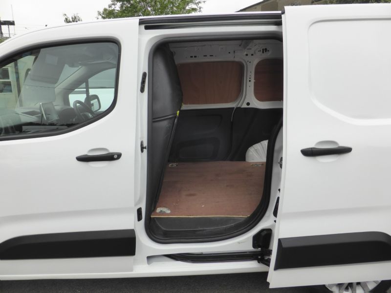 CITROEN BERLINGO 650 ENTERPRISE SWB 1.6 BLUEHDI WITH AIR CONDITIONING,ELECTRIC PACK,SENSORS,BLUETOOTH AND MORE - 2659 - 17