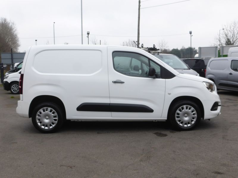 VAUXHALL COMBO 2300 SPORTIVE L1 SWB WITH ONLY 66.000 MILES,AIR CONDITIONING,PARKING SENSORS,BLUETOOTH AND MORE - 2794 - 8