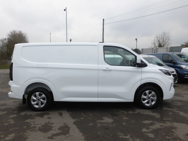 FORD TRANSIT CUSTOM 300 LIMITED ECOBLUE L1 SWB WITH 14.000 MILES,AIR CONDITIONING,REAR PARK ASSIST CAMERA,PARKING SENSORS AND MORE *** SOLD *** - 2811 - 10