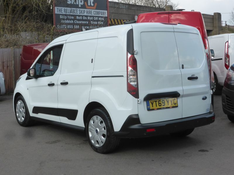 FORD TRANSIT CONNECT 220 TREND AUTOMATIC L1 SWB WITH ONLY 41.000 MILES,SAT NAV,AIR CONDITIONING,REAR CAMERA,PARKING SENSORS + MORE  - 2827 - 5