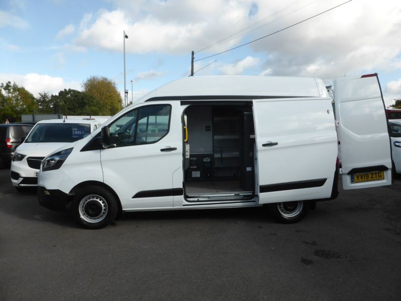 FORD TRANSIT CUSTOM 300 L1 H2 SWB HIGH ROOF WITH AIR CONDITIONING,FRONT+REAR PARKING SENSORS,RACKING SYSTEM AND MORE - 2747 - 7