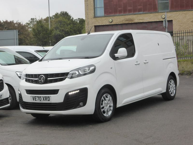 VAUXHALL VIVARO 2700 SPORTIVE L1 SWB WITH SAT NAV,AIR CONDITIONING,PARKING SENSORS AND MORE - 2748 - 26