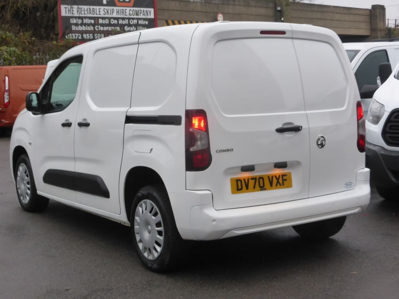 VAUXHALL COMBO 2300 SPORTIVE L1 SWB WITH ONLY 30.000 MILES,AIR CONDITIONING,PARKING SENSORS,CRUISE CONTROL AND MORE - 2780 - 4