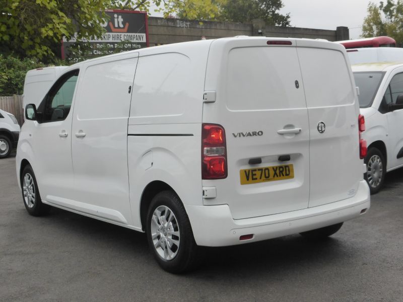 VAUXHALL VIVARO 2700 SPORTIVE L1 SWB WITH SAT NAV,AIR CONDITIONING,PARKING SENSORS AND MORE - 2748 - 6