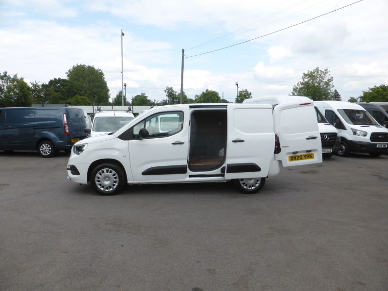 VAUXHALL COMBO L1 H1 2300 SPORTIVE 1.5 TURBO D 100 IN WHITE , ULEZ COMPLIANT , AIR CONDITIONING , PARKING SENSORS AND MORE **** £6995 + VAT **** - 2669 - 7