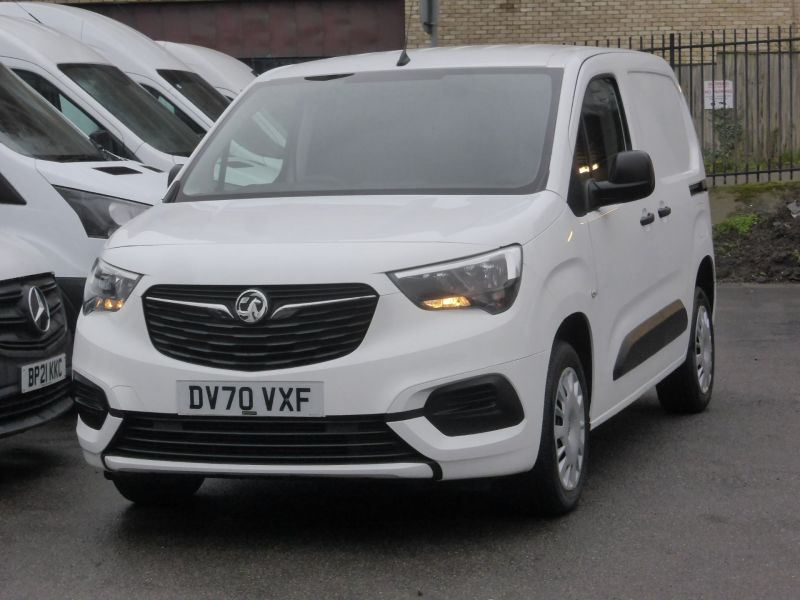 VAUXHALL COMBO 2300 SPORTIVE L1 SWB WITH ONLY 30.000 MILES,AIR CONDITIONING,PARKING SENSORS,CRUISE CONTROL AND MORE - 2780 - 19