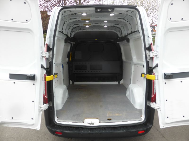FORD TRANSIT CUSTOM 300 L1H2 SWB HIGH ROOF WITH ONLY 59.000 MILES,AIR CONDITIONING,FRONT+REAR PARKING SENSORS AND MORE - 2823 - 19