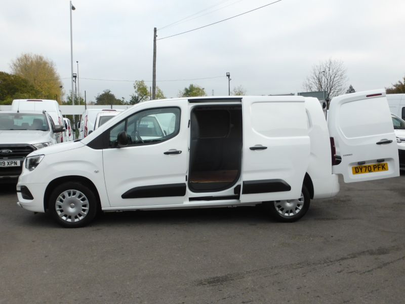 VAUXHALL COMBO 2300 SPORTIVE L2H1 LWB WITH ONLY 42.000 MILES,AIR CONDITIONING,PARKING SENSORS,BLUETOOTH AND MORE *** SOLD *** - 2752 - 16