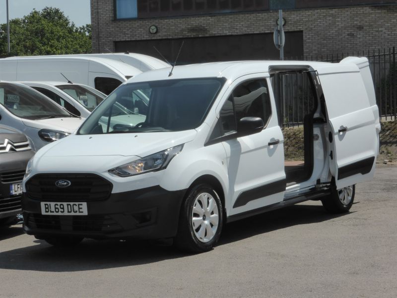 FORD TRANSIT CONNECT 210 L2 LWB WITH AIR CONDITIONING,BLUETOOTH,DAB RADIO AND MORE - 2661 - 2