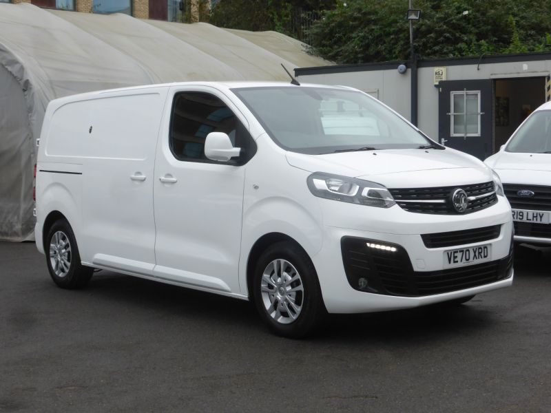 VAUXHALL VIVARO 2700 SPORTIVE L1 SWB WITH SAT NAV,AIR CONDITIONING,PARKING SENSORS AND MORE - 2748 - 3